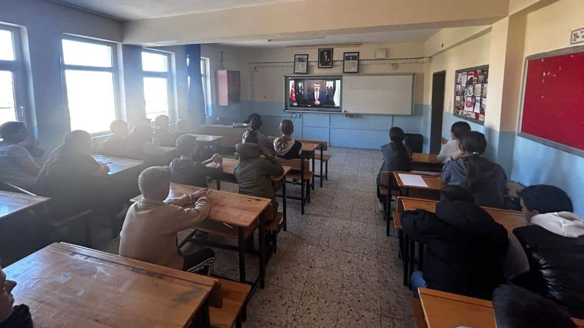 Okulumuzda bugün Cumhuriyet Haftası kapsamında, Cumhuriyet' in kuruluş destanını konu alan 